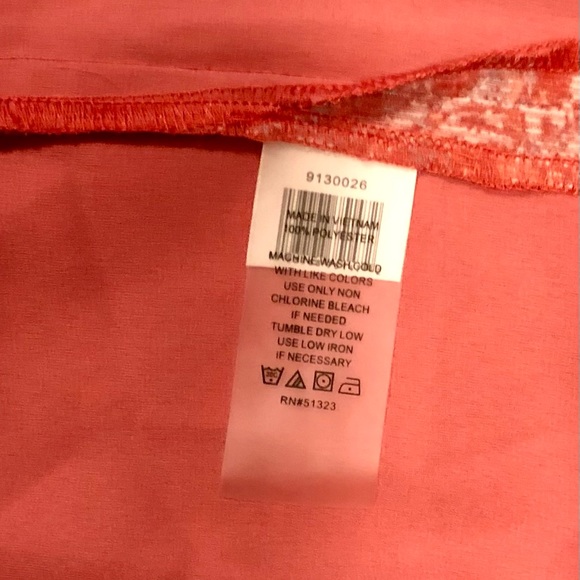 Vince Camuto Off Shoulder Top NWT! - Picture 6 of 9